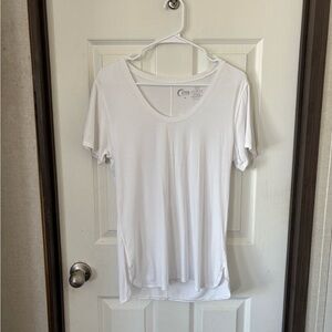 ZYIA White Short Sleeve V-Neck Tee
